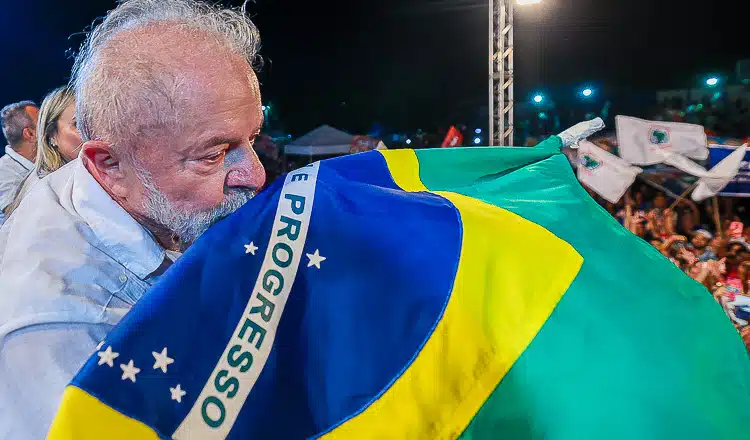Lula toma posse para seu terceiro mandato neste domingo