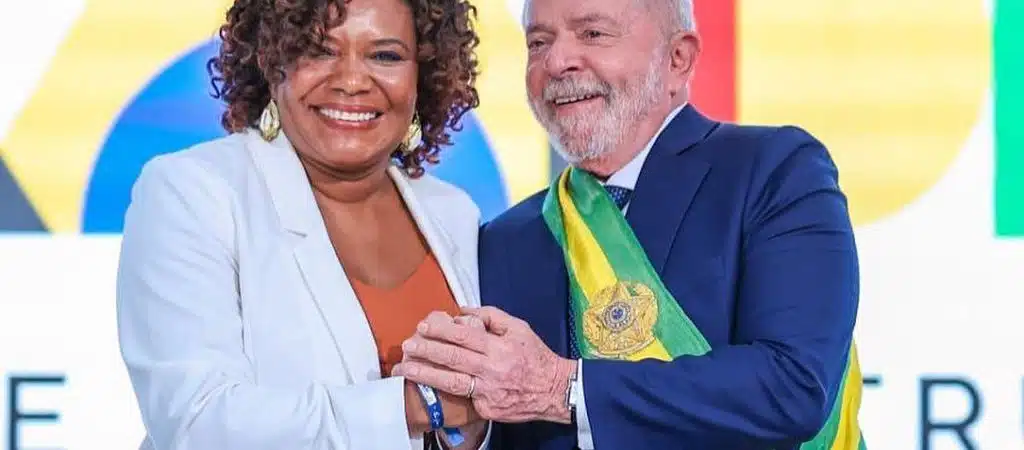 Margareth Menezes toma posse como ministra da Cultura