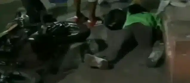 VÍDEO: Mototaxista é esfaqueado no Centro de Camaçari