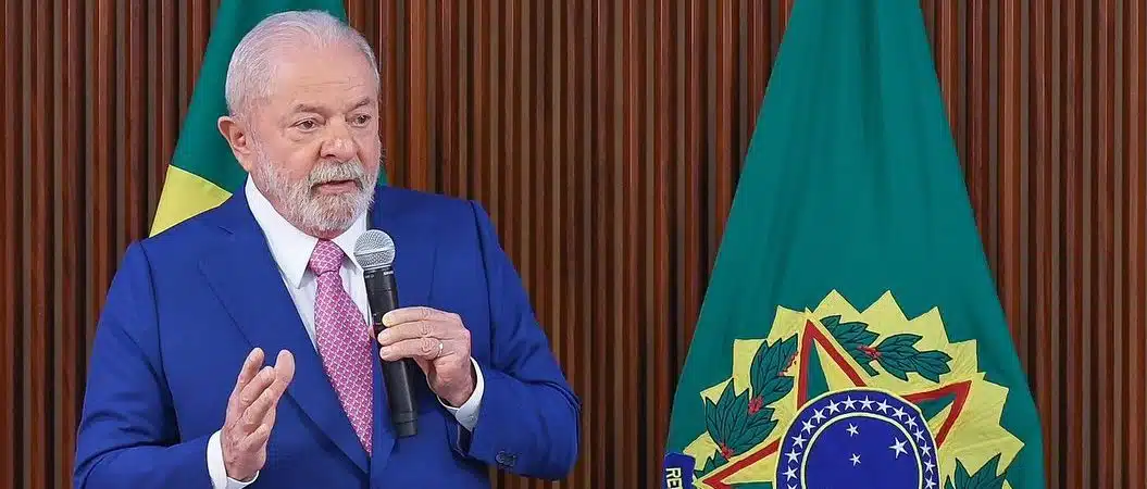 Presidente Lula admite que poderá tentar reeleição em 2026