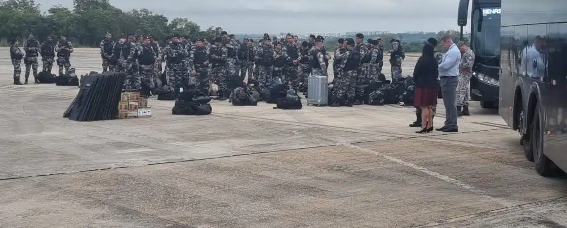 Tropa do Batalhão de Choque da Bahia desembarca em Brasília