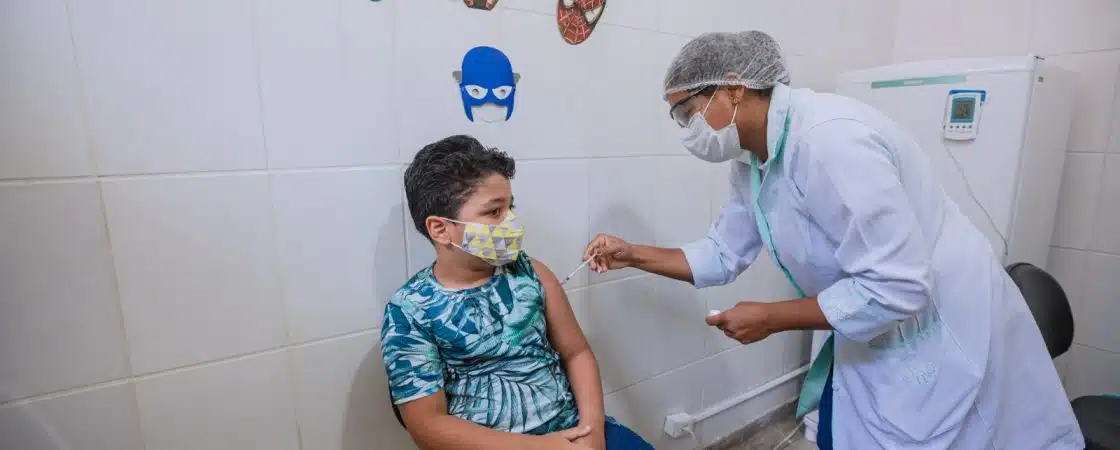 Camaçari recebe novo lote de vacinas para crianças de 6 meses a 11 anos