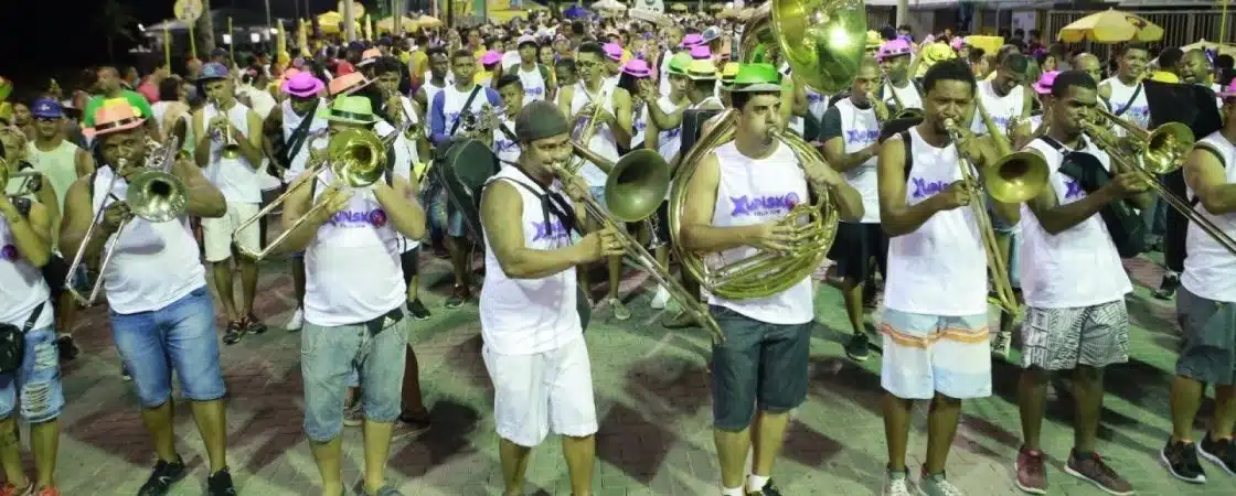 Em clima de carnaval, foliões vão curtir bandas de sopro e percussão em Salvador