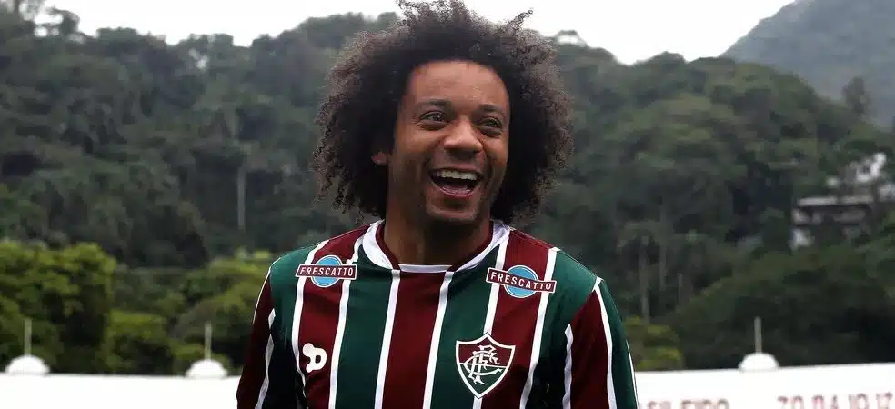 Fluminense anuncia retorno do lateral-esquerdo Marcelo