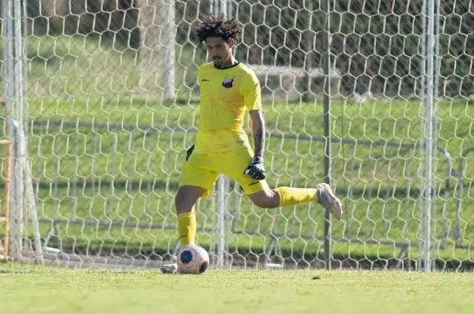 Goleiro de time paulista é encontrado morto dentro de casa