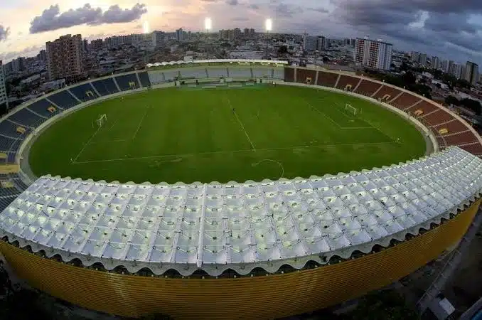 Precisando vencer para entrar no G4, Vitória encara o Sergipe pelo Nordestão