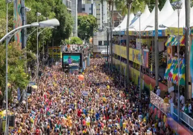 Salvador: Idosa é encontrada morta e corpo é transportado em circuito do Carnaval