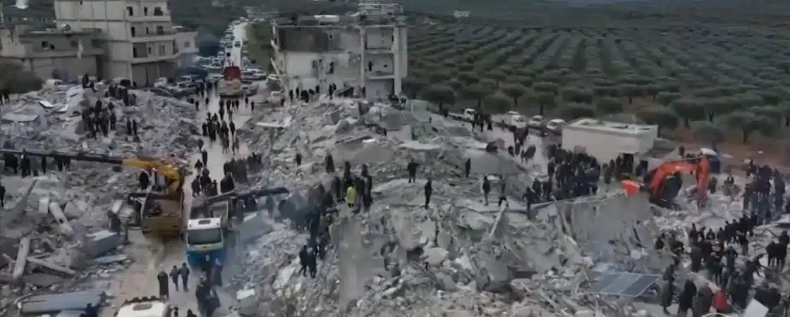 Terremoto na Turquia e na Síria já deixou mais de 20 mil mortos