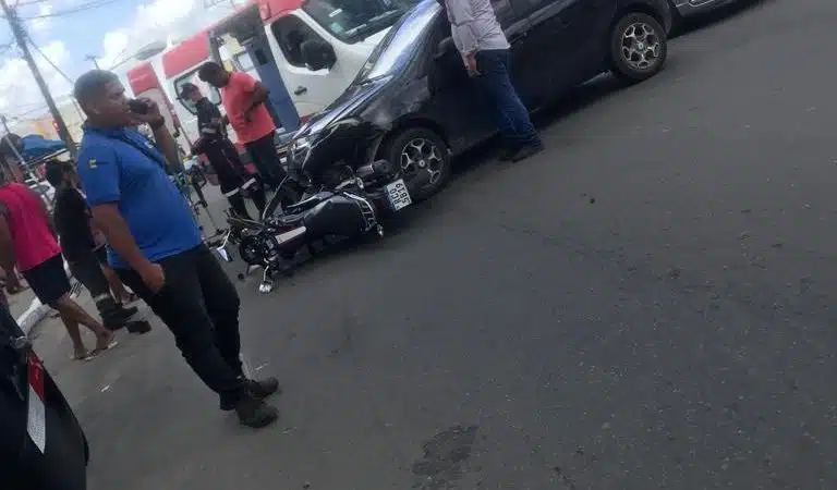 Acidente de trânsito deixa vítima no Alto da Cruz
