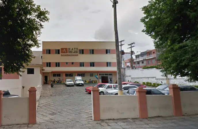 Homem morre no banheiro de hospital na Bahia
