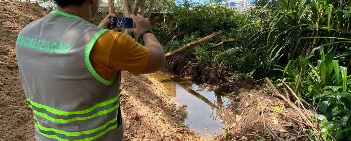 Lauro de Freitas: Obra é suspensa por danos a afluente do Rio Joanes