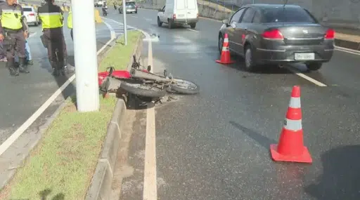 Motociclista morre após bater no batente de calçada em Salvador 