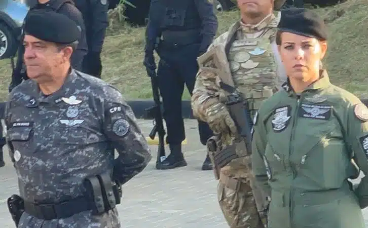 Polícia Militar forma primeira mulher paraquedista da corporação