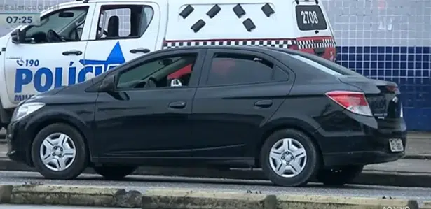 Sequestrador faz mãe e 3 filhos reféns dentro de carro por aplicativo