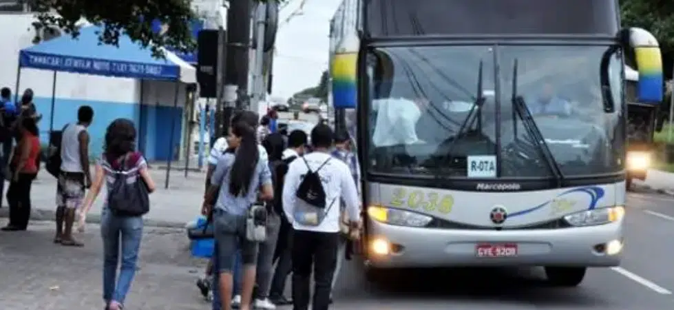 Simões Filho disponibiliza ônibus gratuitos para universitários a partir desta segunda 