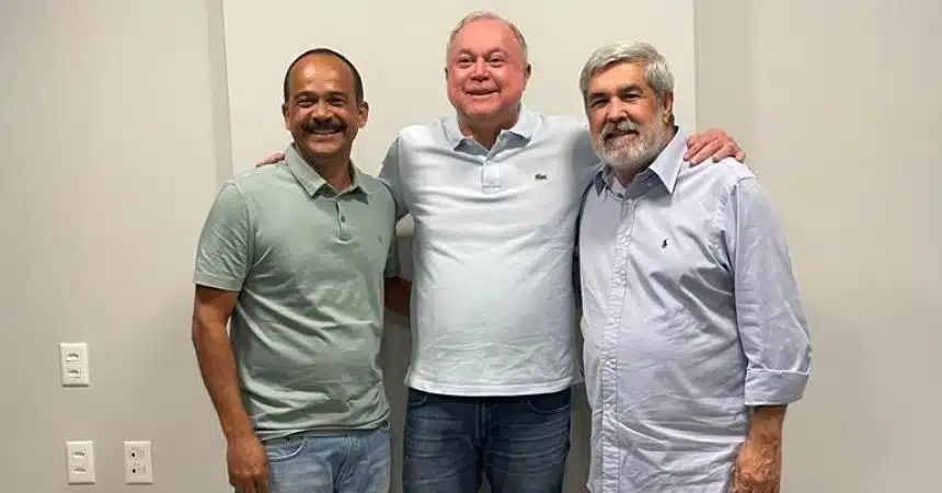 Elinaldo e Helder Almeida participam da convenção que mantém Paulo Azi a frente do União Brasil