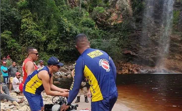 Feriadão: Jovem de 19 anos morre após se afogar em cachoeira na BA