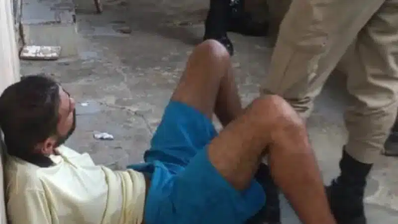Homem mata mulher a tesouradas em rua de Salvador
