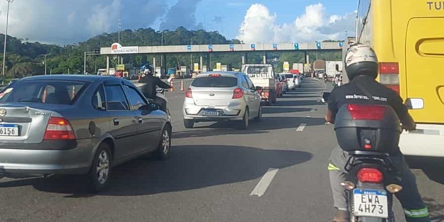 Motoristas reclamam de ‘descaso’ em pedágio de Camaçari; veja vídeo