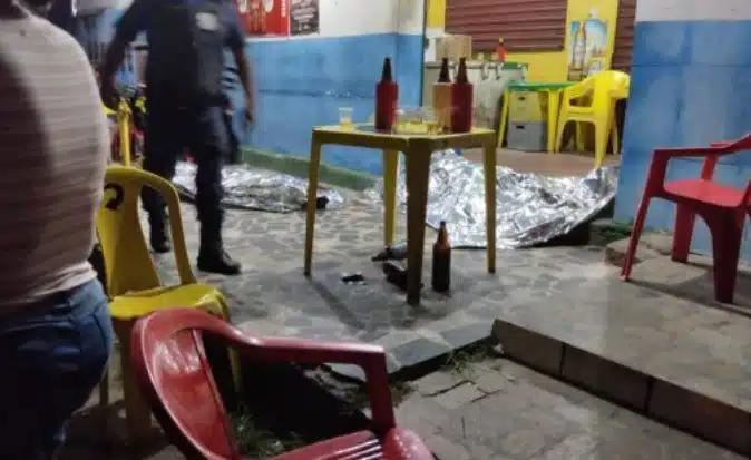 URGENTE: Mãe e filho são executados em bar na cidade de Teixeira de Freitas