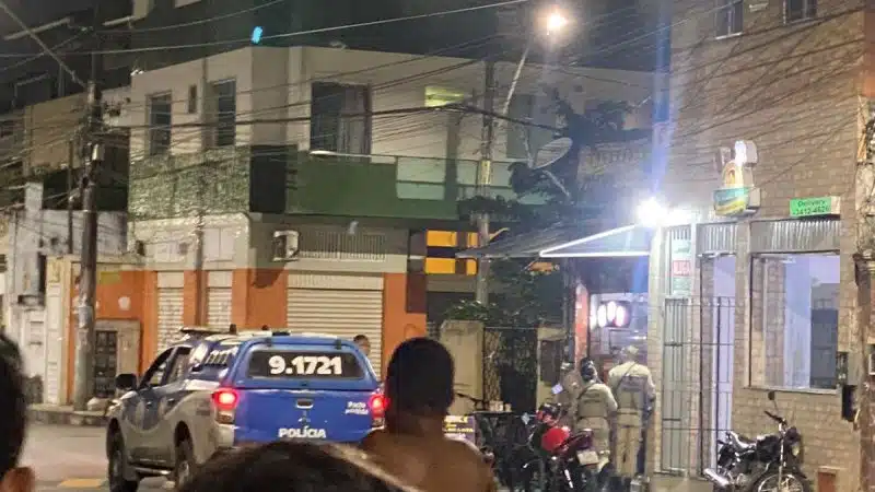 Adolescente faz refém em lanchonete após tentativa de assalto em Salvador