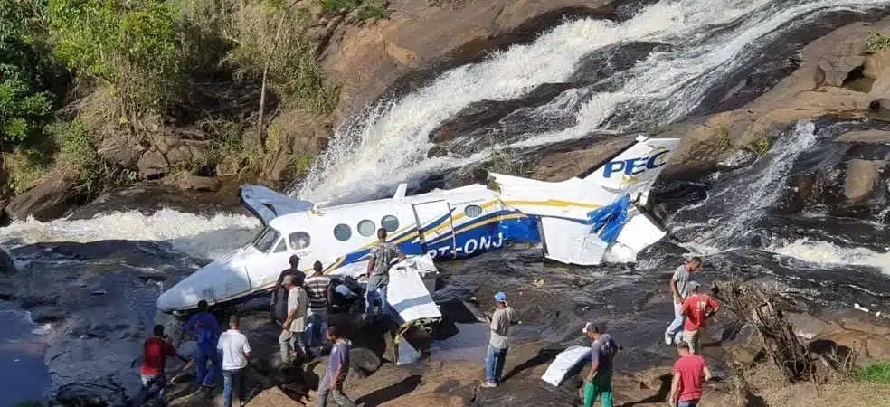 ‘Avaliação inadequada’ do piloto contribuiu para queda de avião com Marília Mendonça, diz relatório