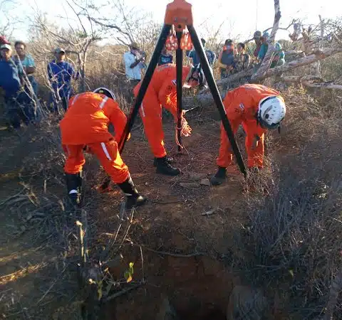 Corpo de jovem é encontrado dentro de fenda no interior da Bahia