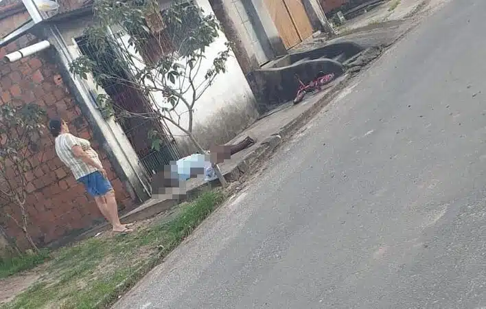 Camaçari: Homem é executado a tiros na frente de casa no bairro Lama Preta