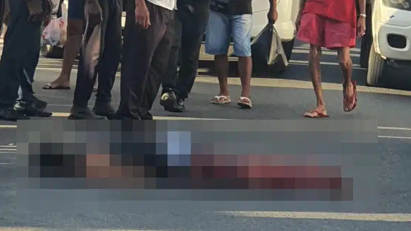 Homem é morto a tiros em via pública no bairro do IAPI, em Salvador