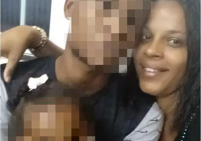 Homem mata esposa a facadas na porta do trabalho em Salvador