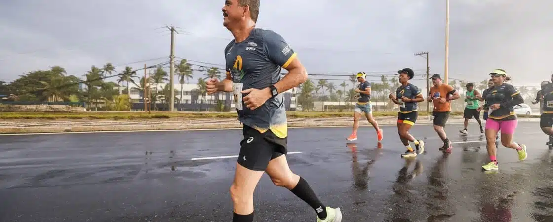 Prefeito de Camaçari participa de meia-maratona em Salvador