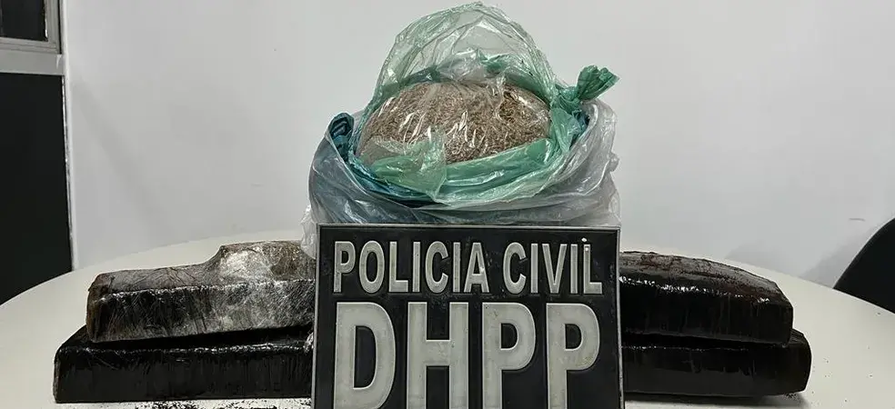 ‘Encomenda’ de drogas e arma para grupo criminoso em bairro de Salvador é interceptada