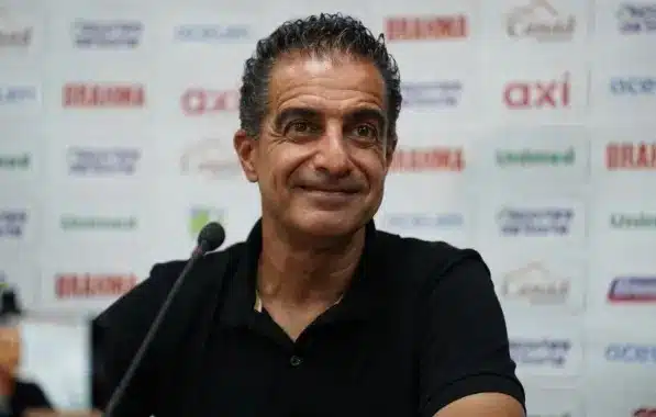 “Vamos vivos para Salvador”, analisa treinador do Bahia após empate com o Santos
