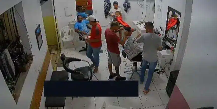 Bandidos ameaçam barbeiros durante assalto em Vila de Abrantes