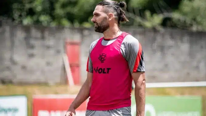 Gamalho se destaca no Vitória e vive temporada de superação