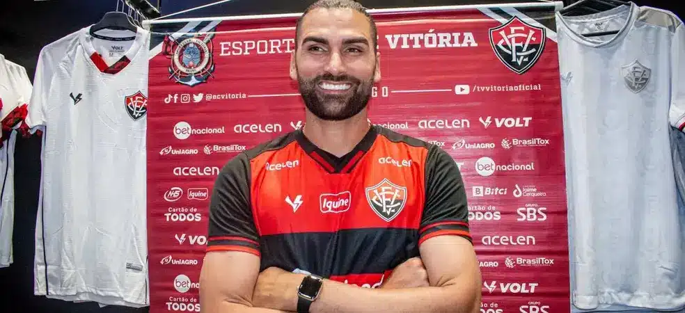 Léo Gamalho passa por cirurgia bem sucedida no joelho direito