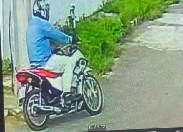 VÍDEO: trabalhador tem moto furtada durante serviço em condomínio de Jauá