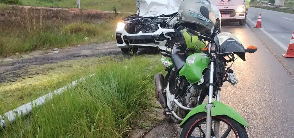 Mototaxista fica ferido no mesmo acidente com atacante do Bahia