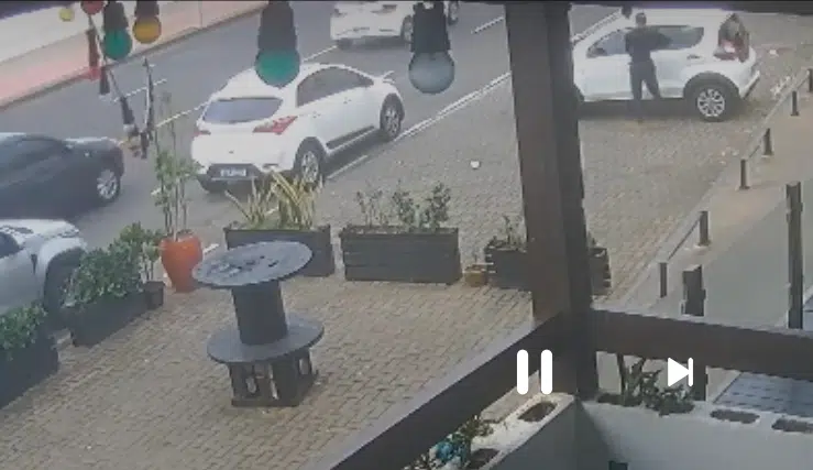 Mulher é sequestrada em pleno dia após estacionar em Salvador