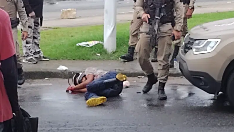 Suspeitos de roubo são capturados na Rótula do Abacaxi; ASSISTA