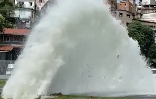 Tubulação rompe em Salvador e deixa 11 bairros sem água neste domingo