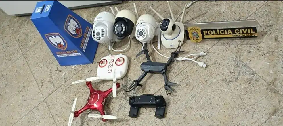 Traficantes usam drones e câmeras em casa de moradores para monitorar PM e grupos rivais