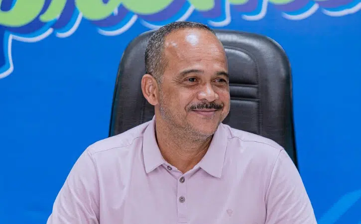 Elinaldo convoca nomes à sucessão no Centro Administrativo
