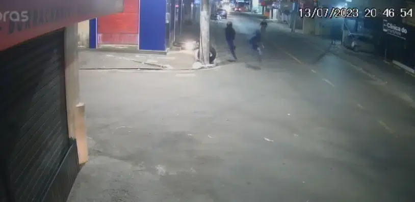 PM atira contra suspeitos de assalto em Lauro de Freitas; ASSISTA