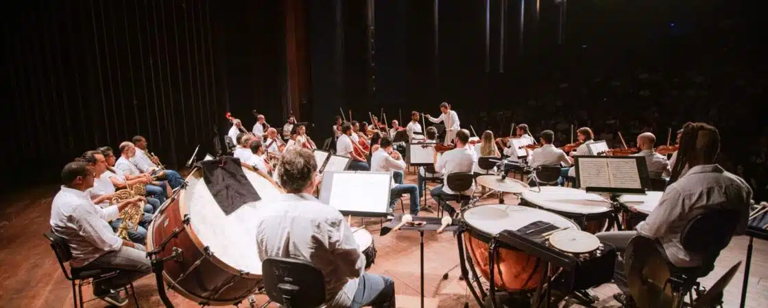 Orquestra Sinfônica lota Teatro Cidade do Saber em apresentação especial