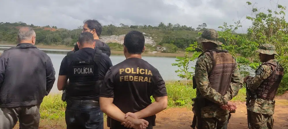 Polícia Federal e PM fazem megaoperação em Camaçari