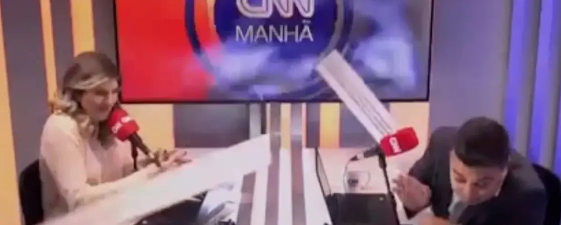 Teto do estúdio de programa da CNN Brasil despenca e assusta apresentadores