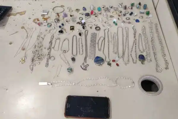Mais de 200 mil reais em joias são roubados na Bahia; suspeito foi preso