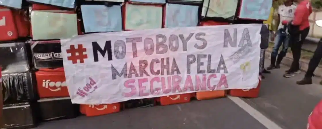 Motoboys fazem manifestação em Vila de Abrantes e pedem segurança