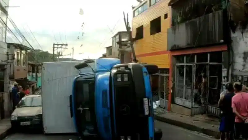 Homem morre atropelado por caminhão desgovernado no São Caetano